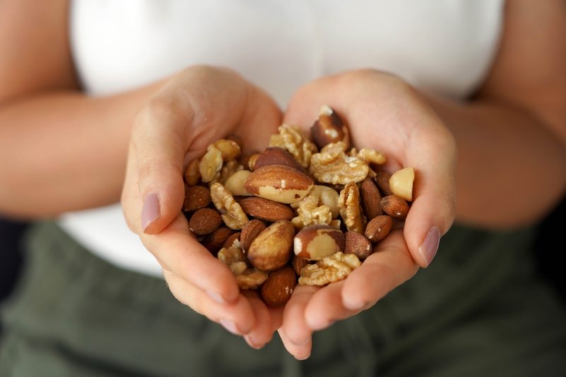 nuci bogate în grăsimi sănătoase