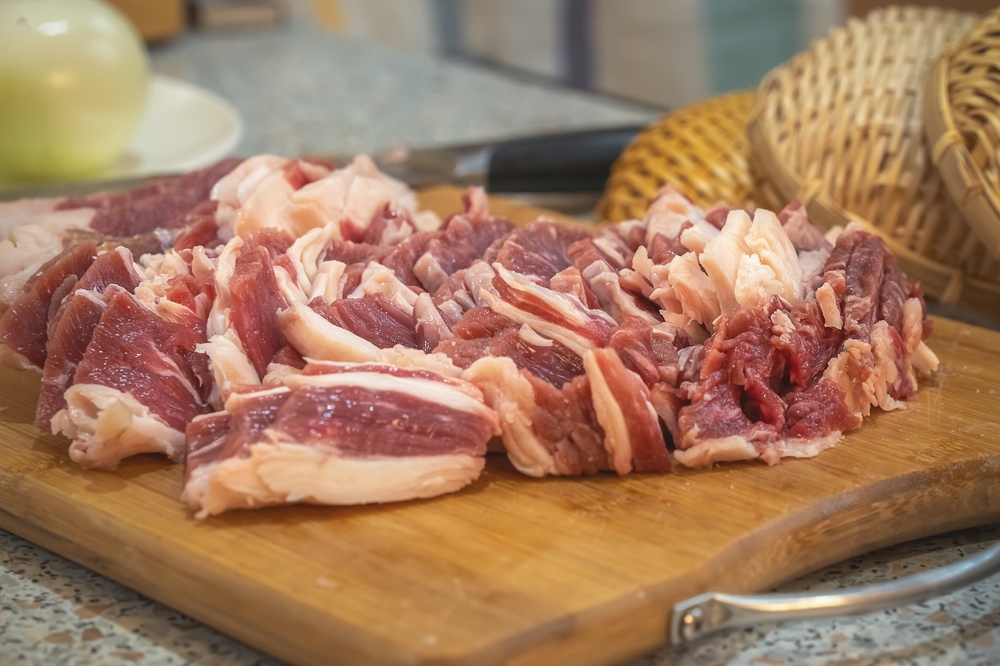 o imagine cu un ficat afectat de consumul de carne roșie grasă