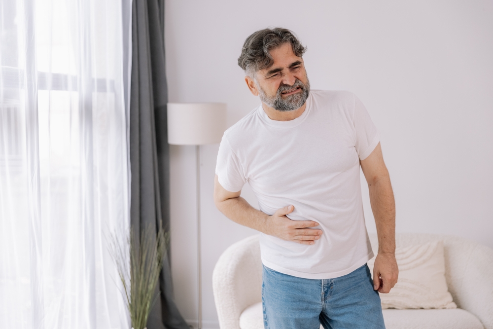 Bărbat cu simptome ale unui ficat suprasolicitat